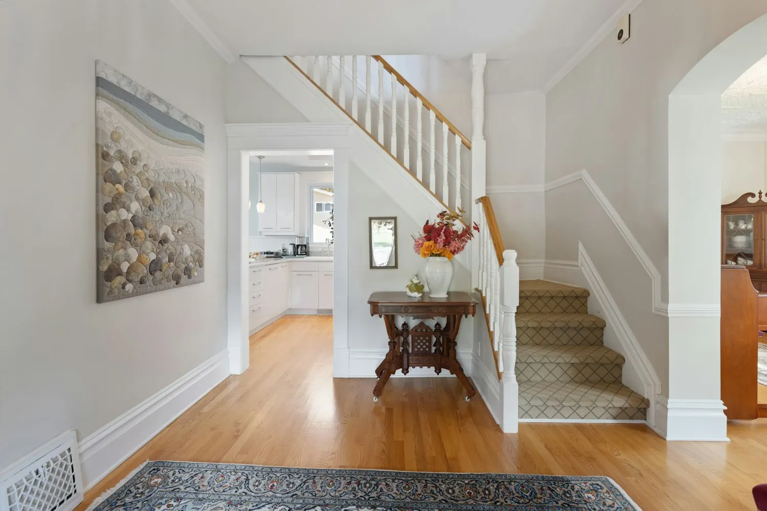 Sunlit Bungalow — gallery image 2